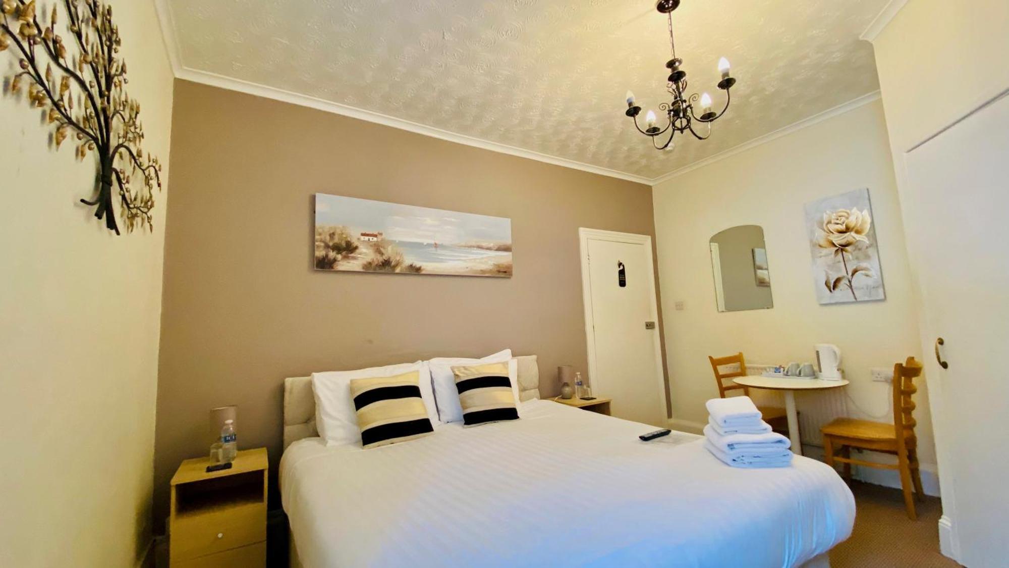 Tusker Lodge (Adults Only) Torquay Ngoại thất bức ảnh